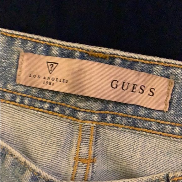NWOT Guess Distressed Ripped Denim Jeans - Picture 2 of 7